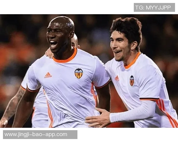 足球巨星激情对决精彩进球集锦展现无与伦比的竞技魅力 足球巨星激情对决精彩进球集锦展现无与伦比的竞技魅力